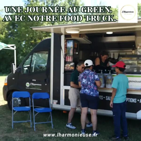 Un green, 120 golfeurs, notre food truck posé au bord du parcours toute la journée. ⛳
